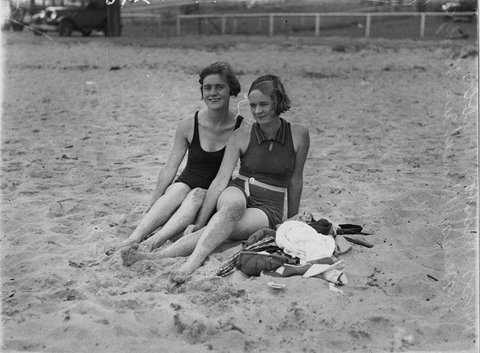 Country socialites, 1930s