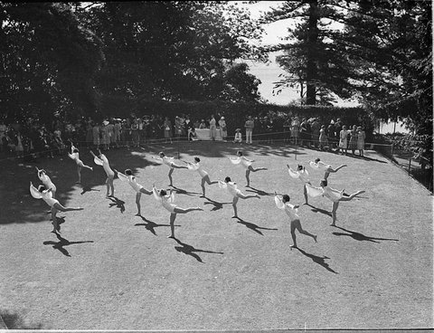 Country Womens Association fete at Mrs Ruth Fairfaxs house Elaine Seven Shillings Beach Double Bay Miss Clark, 1941
