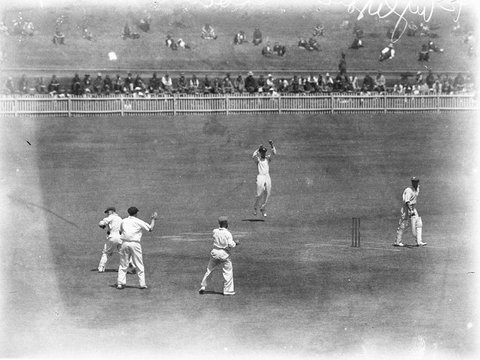 Cricket at the Sydney Cricket Ground an appeal for out, 1930s