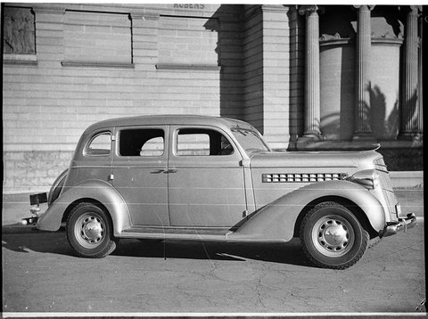 De Soto sedan, 1937?