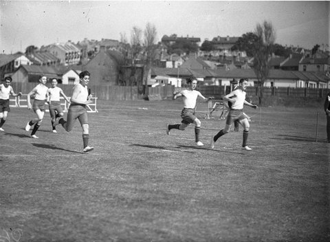 Deaf and dumb sports Boys running race, 1934