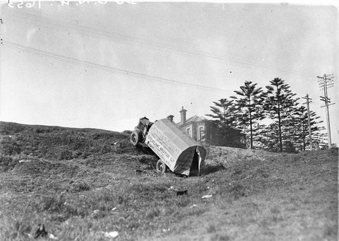 Demonstration of the Winther fourwheeldrive truck by the Sterling Motor Company Bronte and Bondi, 1925–57