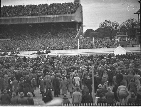 Derby Day at Randwick, 1937