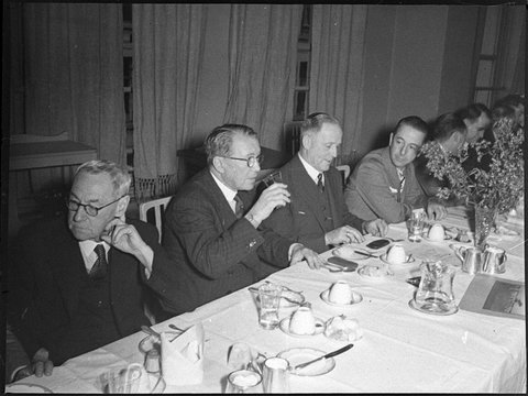 Dinner to Sir Keith Smith, c. 1942