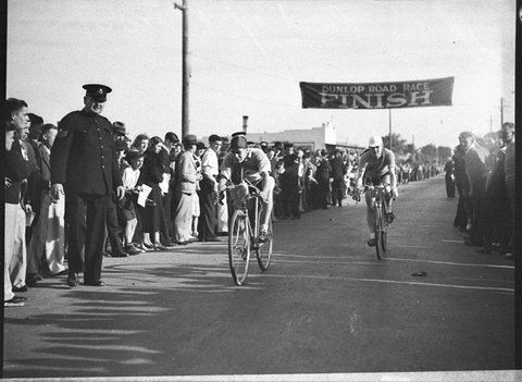 Dunlop road race, 1937