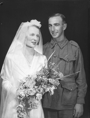 EmmertonChinnery wedding, 1940