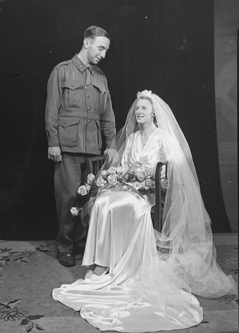 EmmertonChinnery wedding, 1940