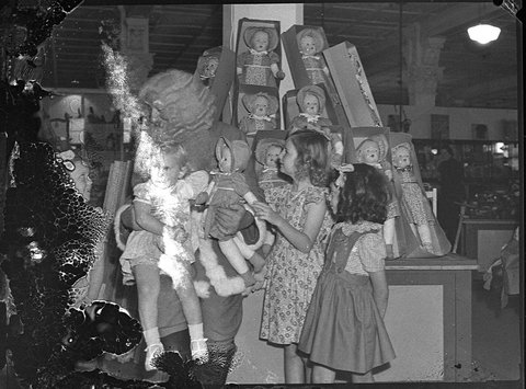 Father Christmas, 1945