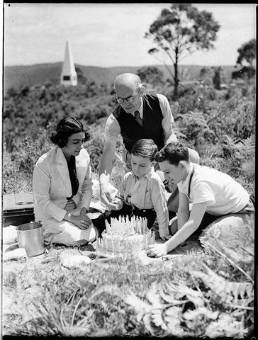 Film A Nation is built directed by Frank Hurley for the Sesquicentenary Cinesound Mount York, 1937