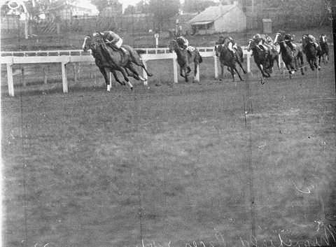 Finish at the races Moorefield Racecourse, 1934