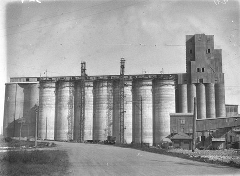 Finished section of the wheat silos White Bay, 1934