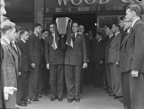 Funeral at Wood Coffills Teddy Howells nephew, 1946