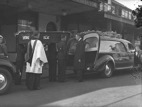 Funeral Medcalfs Royal Dutch Packet Co, 1944