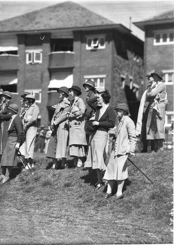 Gallery waiting for the start of womens golf championship, 1934