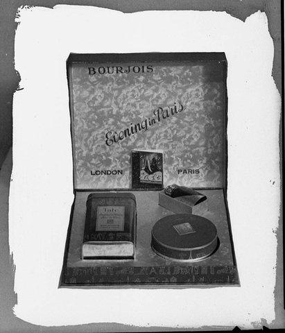 Gift caskets taken for Grace Bros Ltd, 1937