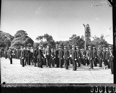 Governor inspects St Johns Ambulance Brigade, 1940