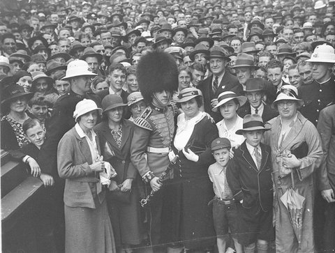 Grenadier Guard in amongst the crowd, 1934