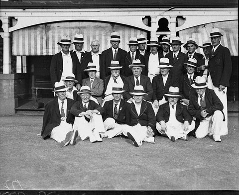 Group of twenty visitors Country Bowls Week, 1935
