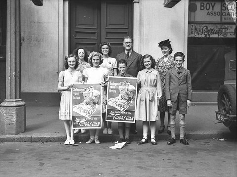 Group outside radio station 2SM, 1925–57