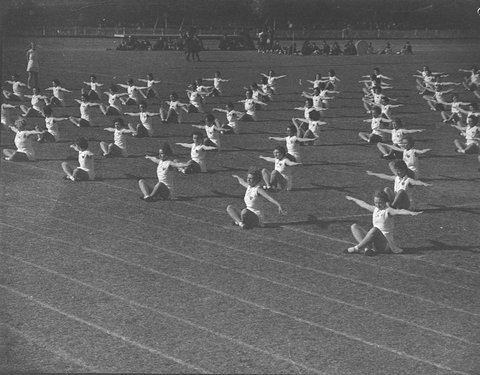 Gym girls display, 1939