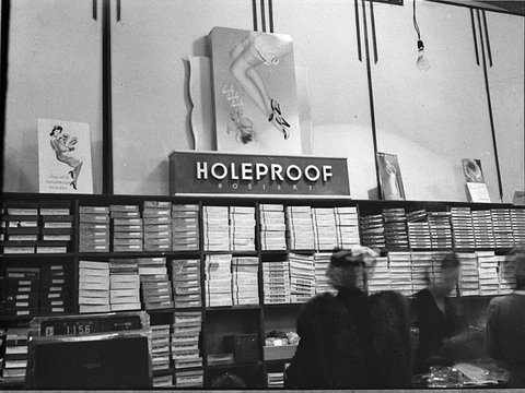 Holeproof display, 1948