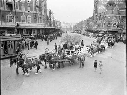 Horsedrawn float advertising Sheaf stout, c. 1934