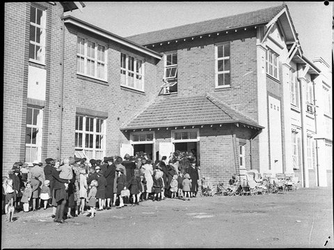 Immunisation at Maroubra School, 1939