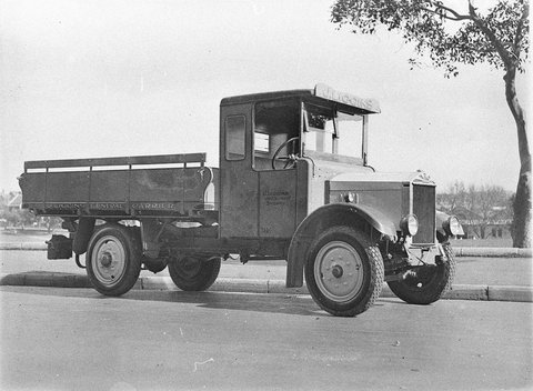 J Liggins Albion trucks, 1930s
