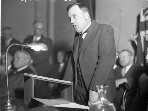 Jack Beasley MHR speaking at a political rally, c. 1930