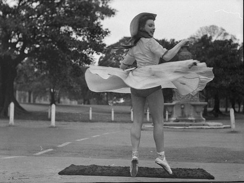 JC Williamson dancers, 1941