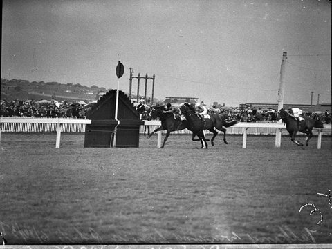 Ladies Day, 1937