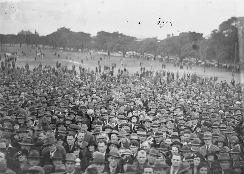 Massed crowds listen to Jack Lang speaking in Moore Park, 1934