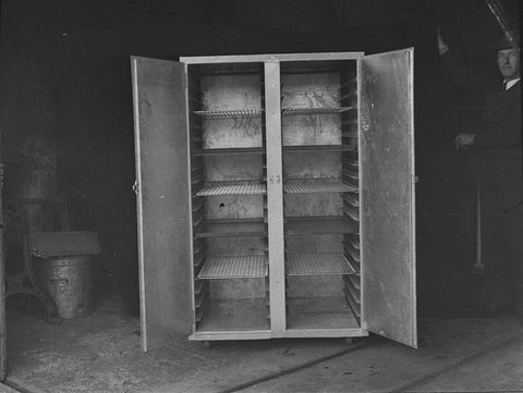 Mathews bakery goods, 1947