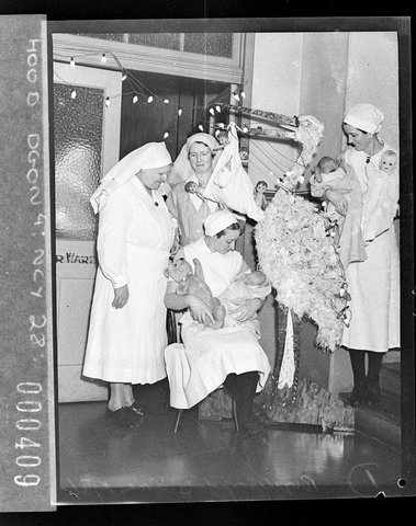 Matron nursing sisters nurses and babies Royal Hospital for Women Paddington Christmas 1936