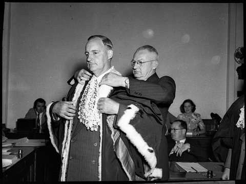 Mayoral election, 1952