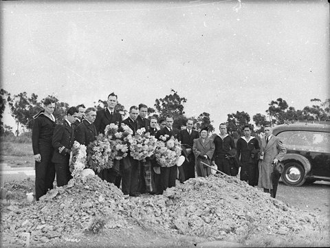 Medcalf Funeral Director funeral of Dutch sailor, 1946