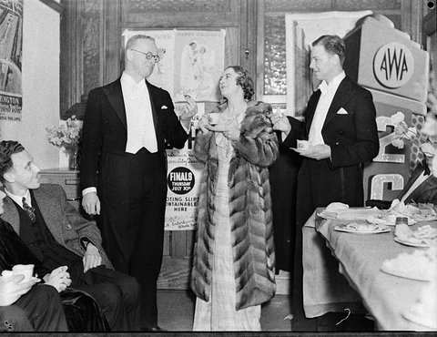 Melbourne radio quest entrant, 1936