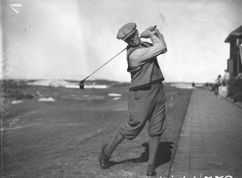 Mens amateur golf W Longworth practice swing, 1934