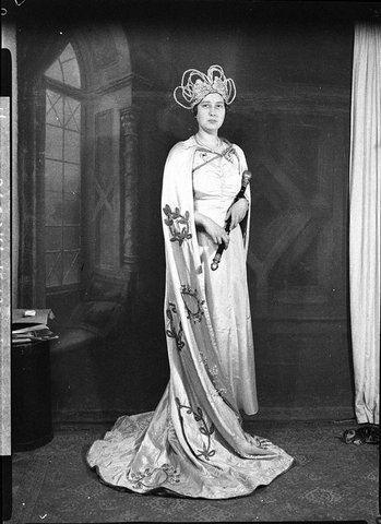 Miss Dransfield taken for Teachers Federation, 1944