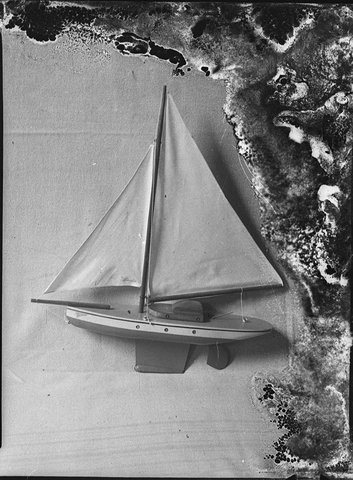 Model yachts, 1948