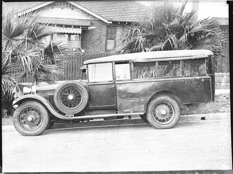 Mrs Jacksons caravan taken for Telegraph classified ads, 1936