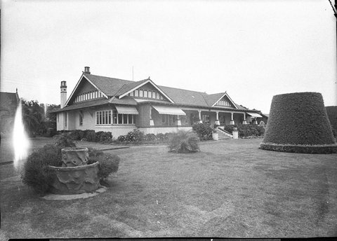 Mrs Surgeons home at Cheltenham, 1944