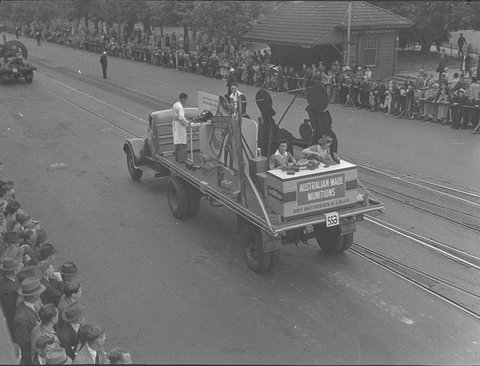 Munitions procession AWA, 1943