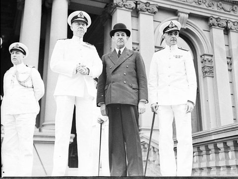 Naval Parade through city, 1940