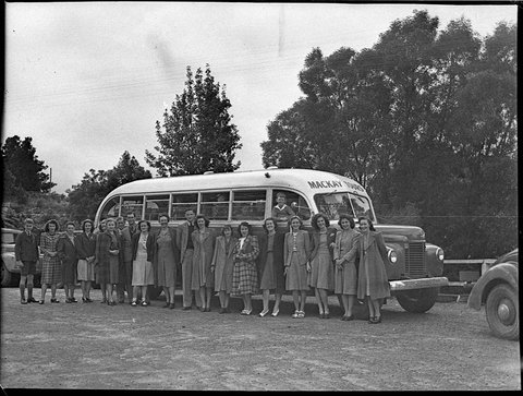 New bus for Mackay Kurrajong Heights, 1947