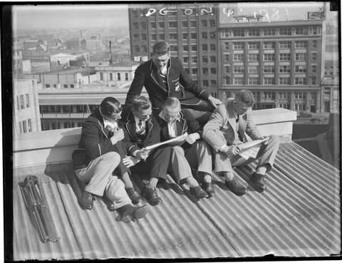 New Zealanders relax on the roof of their city hotel, 1930s