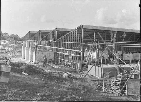 Opening of Wonora Glass Works at Jesmond, 1957