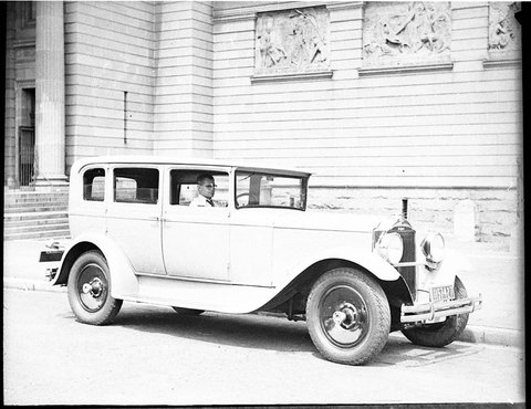 Packard car taken for Liberty Motors taken for Telegraph classified ads, 1937