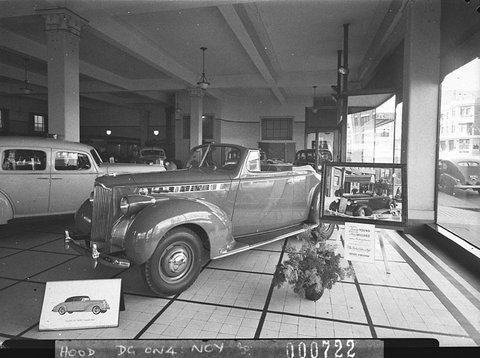 Packard showroom, 1940