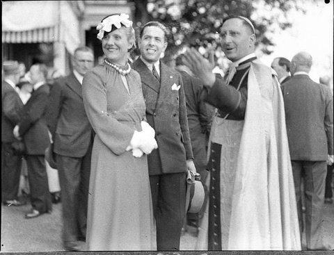 Papal delegate Dr Panicos garden party, 1936
